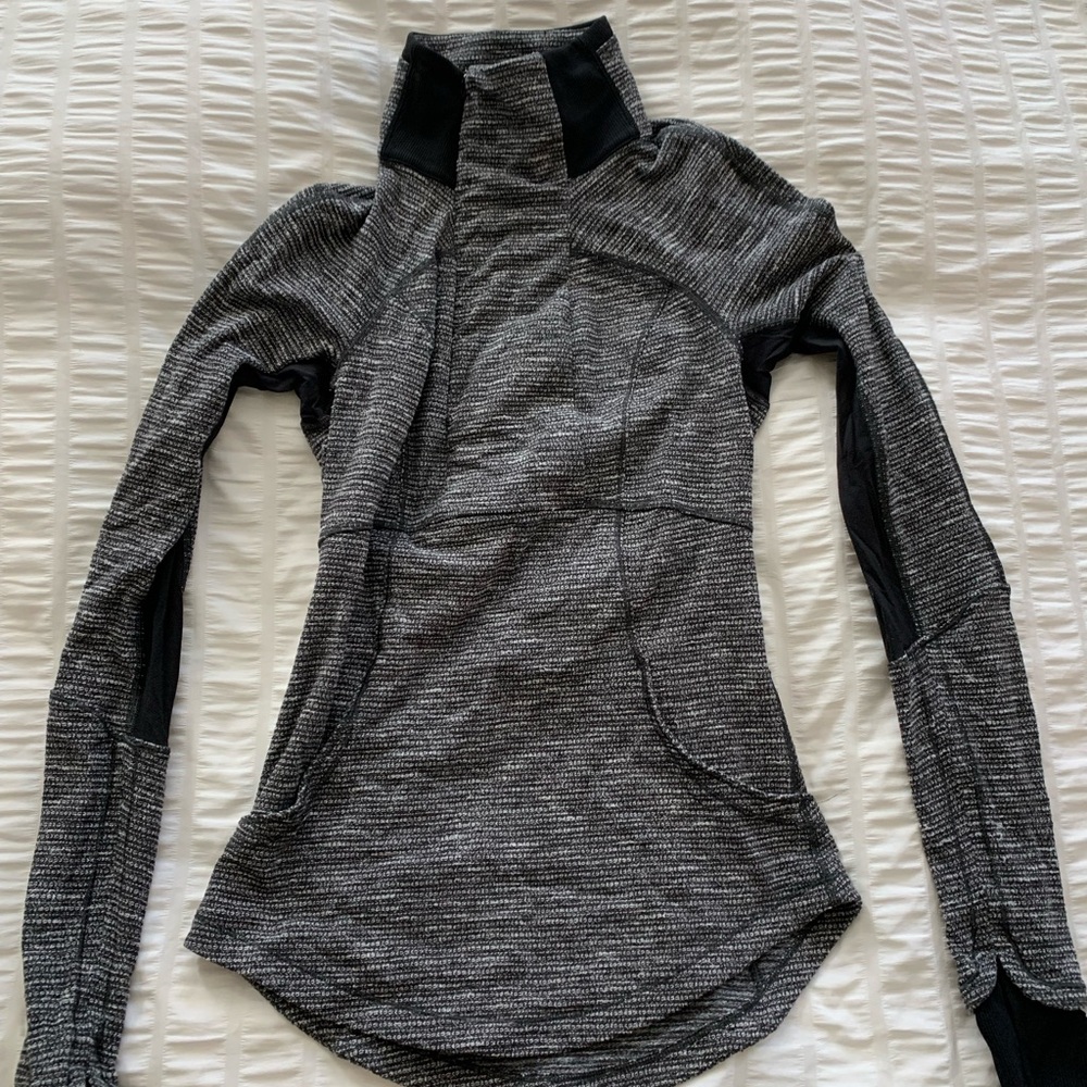 Lululemon Running Half Zip /Long Sleeve Size 4